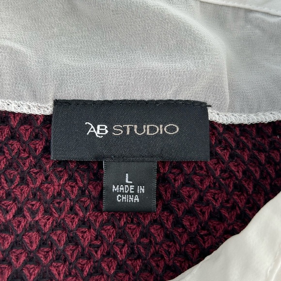 Sweater - Picture 2 of 7